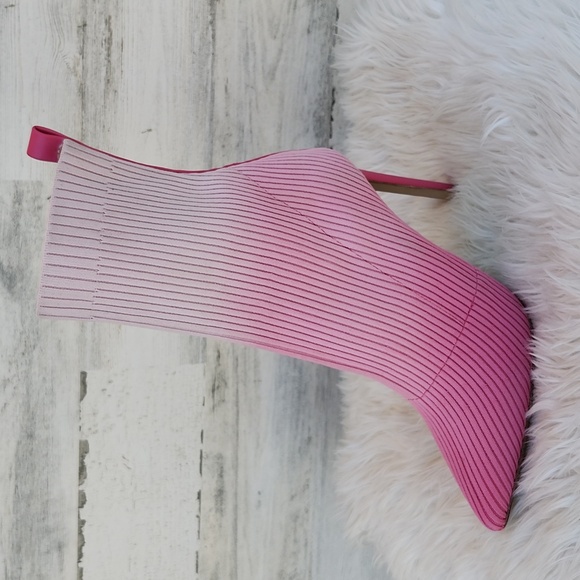 STEVE MADDEN STILETO HEELED KNIT SOCK BOOT - Picture 12 of 13